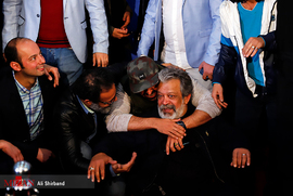 حسن پورشیرازی، بازیگر، در فرش قرمز فیلم سینمایی قسم
