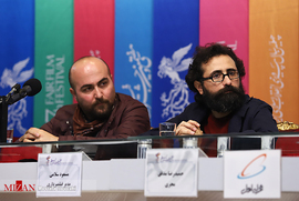 مسعود سلامی، مدیر فیلمبرداری، و کامیاب امین عشایری، طراح صحنه، در نشست خبری فیلم سینمایی آشفته گی