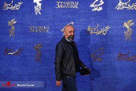 پیام احمدنیا، بازیگر، در فرش قرمز فیلم سینمایی  حمال طلا