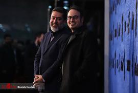محمدحسین مهدویان ،کارگردان، و سید محمود رضوی ،تهیه کننده ، در فرش قرمز فیلم سینمایی ماجرای نیمروز ۲ رد خون
