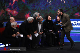 اهداء سیمرغ بلورین بهترین چهره‌پردازی به ایمان امیدواری برای فیلم شبی که ماه کامل شد ، در اختتامیه جشنواره فیلم فجر ۹۷