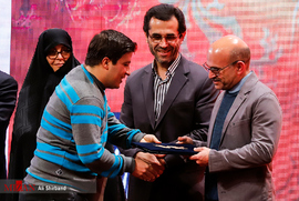 معین باقری در مراسم اختتامیه بخش تجلی اراده ملی سی و هفتمین جشنواره فیلم فجر