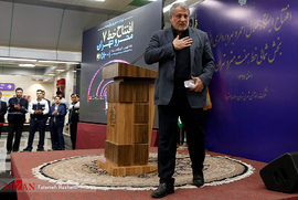 محسن هاشمی،  رئیس شورای شهر تهران، در مراسم افتتاح نیمه شمالی خط ٧ مترو