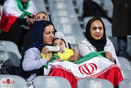حضور بانوان تماشاگر در دیدار دوستانه تیم های ملی فوتبال ایران و بولیوی