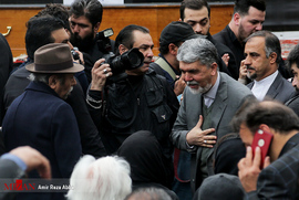 سیدعباس صالحی، وزیر فرهنگ و ارشاد اسلامی، در مراسم تشییع مرحوم جمشید مشایخی