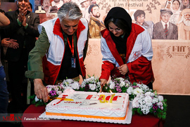 ستاره اسکندری و رضا کیانیان در افتتاحیه سی‌و‌هفتمین جشنواره جهانی فیلم فجر