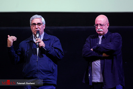 هوشنگ گلمکانی و ابراهیم حاتمی کیا در افتتاحیه سی‌و‌هفتمین جشنواره جهانی فیلم فجر