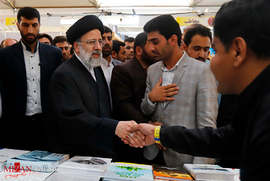 بازدید آیت الله رئیسی رئیس قوه قضاییه از نمایشگاه بین المللی کتاب تهران