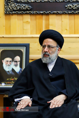 آیت الله رئیسی رئیس قوه قضاییه در دیدار با خانواده های دو مرزبان ربوده شده