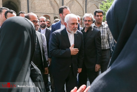 محمدجواد ظریف در مراسم ختم مرحوم مرتضی صفاری نطنزی