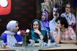 مهدی ابراهیمی، فاطمه هاشمی و ساناز سماواتی در نشست خبری سریال محرمانه
