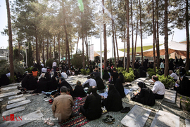 مراسم دعای عرفه در گلزار شهدای اصفهان