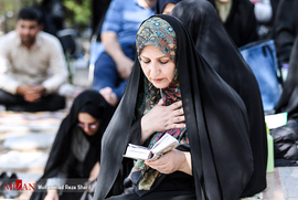 مراسم دعای عرفه در گلزار شهدای اصفهان