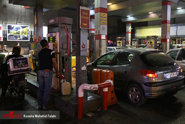 وضعیت پمپ بنزین‌ها در شب سهمیه بندی در تهران