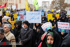 راهپیمایی مردم بعد از نماز جمعه در زنجان 