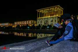 مراسم احیاء شب بیست و یکم ماه مبارک رمضان در میدان نقش جهان اصفهان 
