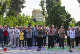 اقامه نماز عید سعید فطر در قم 