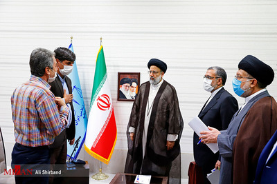 دیدار تعدادی از فعالان اقتصادی استان فارس با آیت الله رئیسی رئیس قوه قضاییه