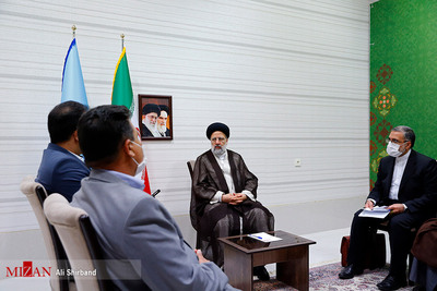 دیدار تعدادی از فعالان اقتصادی استان فارس با آیت الله رئیسی رئیس قوه قضاییه
