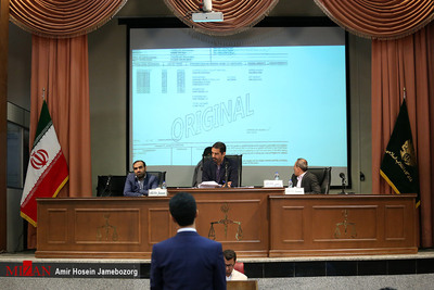 قاضی مسعودی مقام ریییس دادگاه هشتمین جلسه رسیدگی به پرونده ۱۸ جلدی تخلفات ارز‌های دولتی در شعبه سوم دادگاه توسط 