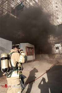 آتش سوزی برج مسکونی در اتوبان ارتش