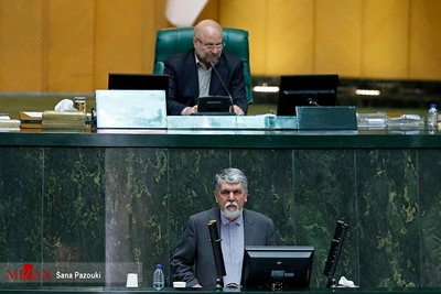 محمد باقر قالیباف رئیس مجلس و عباس صالحی وزیر ارشاد در جلسه علنی مجلس شورای اسلامی 