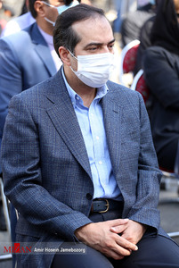 حسین انتظامی (رئیس سازمان سینمایی)در مراسم تشییع پیکر محمدعلی کشاورز