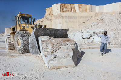روز صنعت و معدن - استخراج سنگ مرمریت از معدن کوه سفید