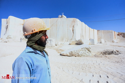 روز صنعت و معدن - استخراج سنگ مرمریت از معدن کوه سفید