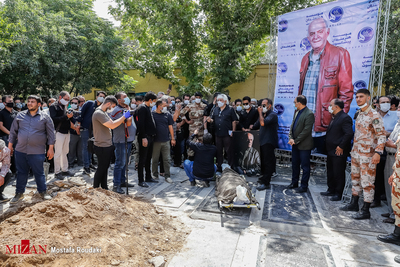 مراسم تشییع و خاکسپاری زنده‌یاد سیروس گرجستانی بازیگر سینما و تلویزیون ایران