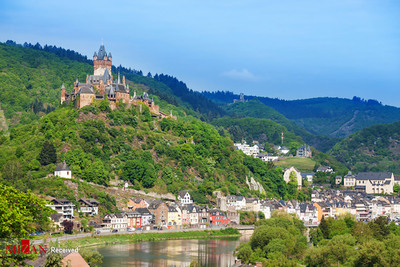 قلعه کوکم واقع شده در شهر راینلاند-فالتز کشور آلمان ساخته شده در سال ۱۱۰۰ میلادی.