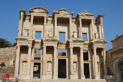 کتابخانه سلسوس - یکی از تنها کتابخانه های باقیمانده از امپراتوری روم - ساخته شده در حدود 120 میلادی