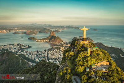  مجسمه حضرت مسیح - ریو دو ژانیرو ، برزیل - این مجسمه با 125 فوت ارتفاع در سال 1926 و در ارتفاع ۷۱۰ متری نوک کوه کورکو وادو ، مجسمه عیسی مسیح نشانه برزیل است 
