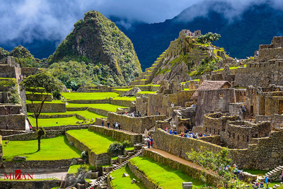 ماچو پیچو ، به معنی قلهٔ قدیمی - دامنهٔ کوه در بالای درهٔ اوروباما ، کشور پرو - از آثار دورهٔ اینکاها می‌باشد ، به‌عنوان «شهر گمشدهٔ اینکاها» یاد می‌شود.
