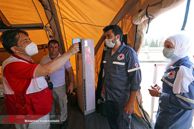 بازدید سفیر ایران در لبنان از بیمارستان صحرایی هلال احمر در شهر بیروت