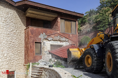 تخریب بنا‌های غیرمجاز در روستای «هلجرد» کرج