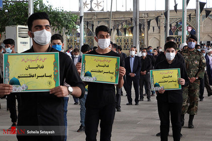 تجمع اعتراض آمیز مردم شیراز در پی اهانت نشریه فرانسوی به پیامبر اکرم(ص)