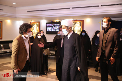 حضور حجت الاسلام والمسلمین صادقی رییس مرکز توسعه حل اختلاف کشور در مراسم اکران فیلم «خط باریک قرمز»