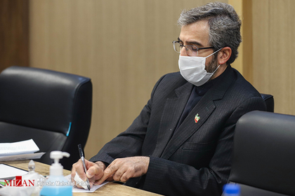علی باقری‌کنی، دبیر ستاد حقوق بشر در بازدید از مرکز حمایت از بیماران پروانه ای