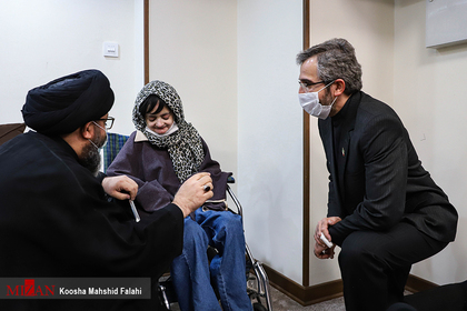 بازدید دبیر ستاد حقوق بشر از مرکز حمایت از بیماران پروانه‌ای