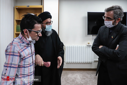 بازدید دبیر ستاد حقوق بشر از مرکز حمایت از بیماران پروانه‌ای