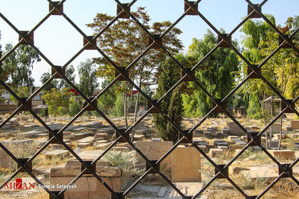 یکی از قدیمی‌ترین قبرستان‌های ایران قبرستان دارالسلام شیراز 