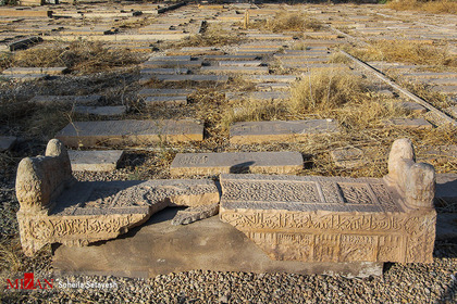یکی از قدیمی‌ترین قبرستان‌های ایران قبرستان دارالسلام شیراز 