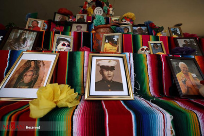 جشن مردگان در کالیفرنیا که یکی از سنت های آمریکای لاتین است.