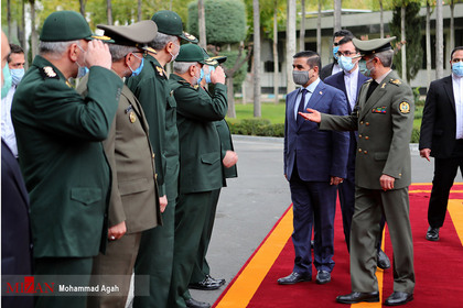 مراسم استقبال رسمی از وزیر دفاع عراق