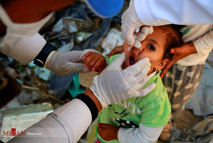 دریافت واکسن فلج اطفال در یمن. 