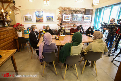 دیدار علی باقری‌کنی دبیر ستاد حقوق بشر با مهاجران افغانستانی در کافه کابل