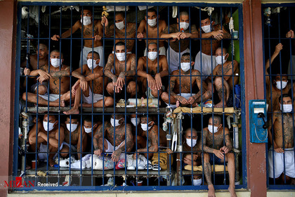 زندان ال سالوادور در میانه تابستان.