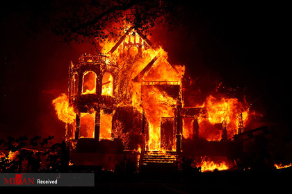 آتش سوزی جنگل های کالیفرنیا و خانه های اطراف آن.