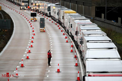 صف کامیون ها در انگلستان.
